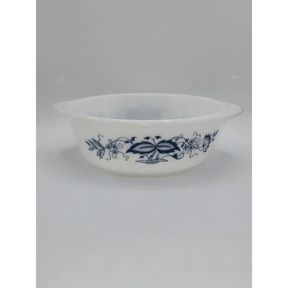 Glasbake J514 Blue Onion Milk Glass 2 Qt Round Casserole Baking Dish